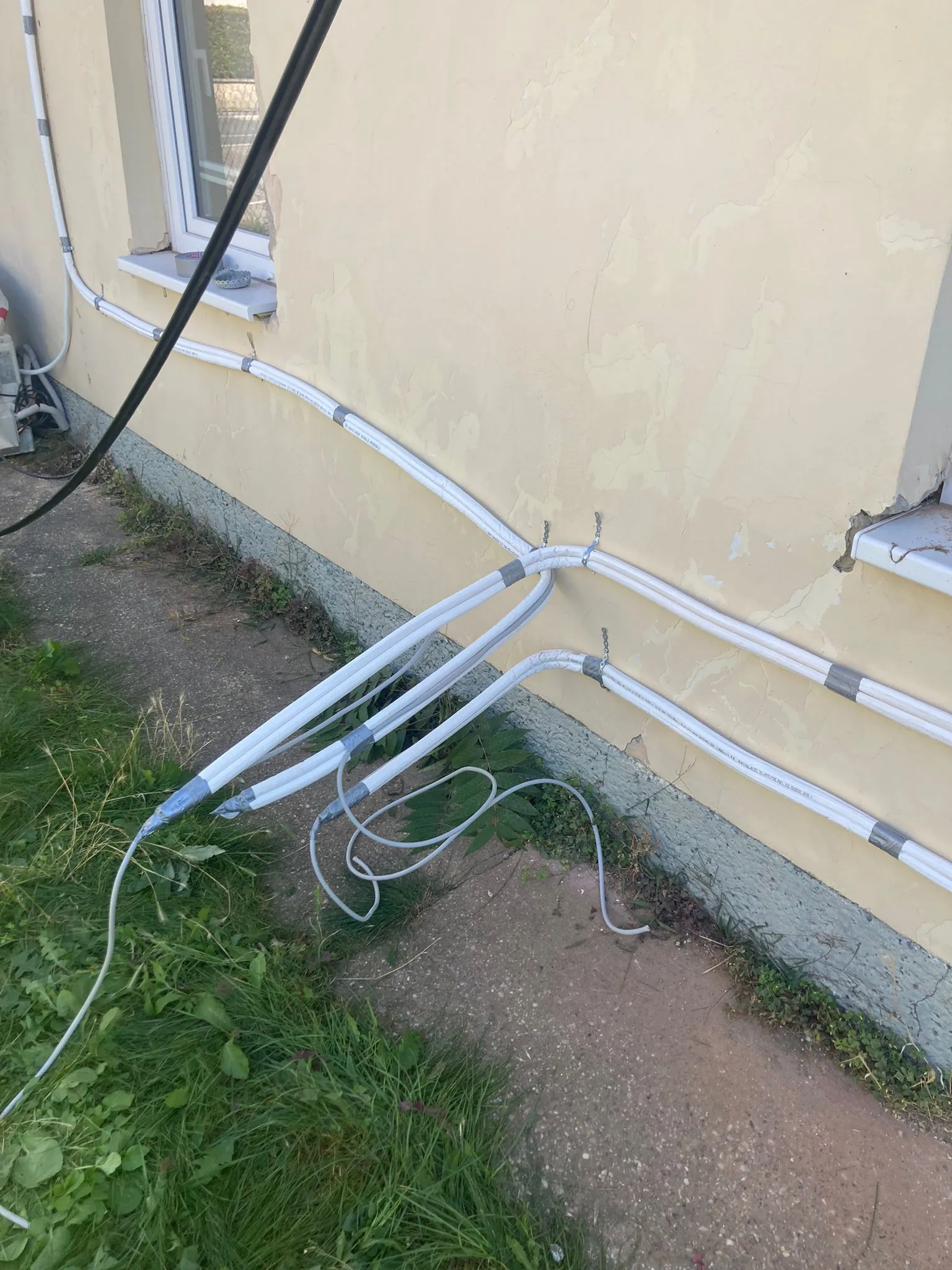 Multi-Split Klimaanlagen. Ein Au&szlig;enger&auml;t, mehrere R&auml;ume.